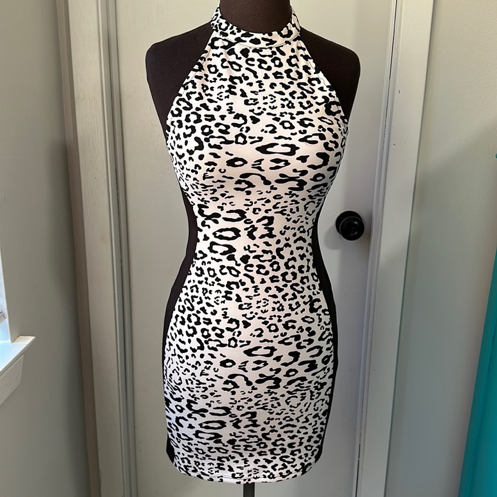 Forever 21 white leopard print bodycon dress